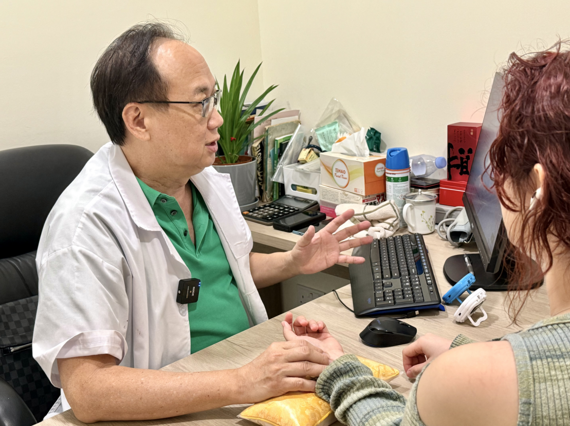 新加坡中医调理多汗症哪里好？贡方堂中医TCM丘保润带你了解原因