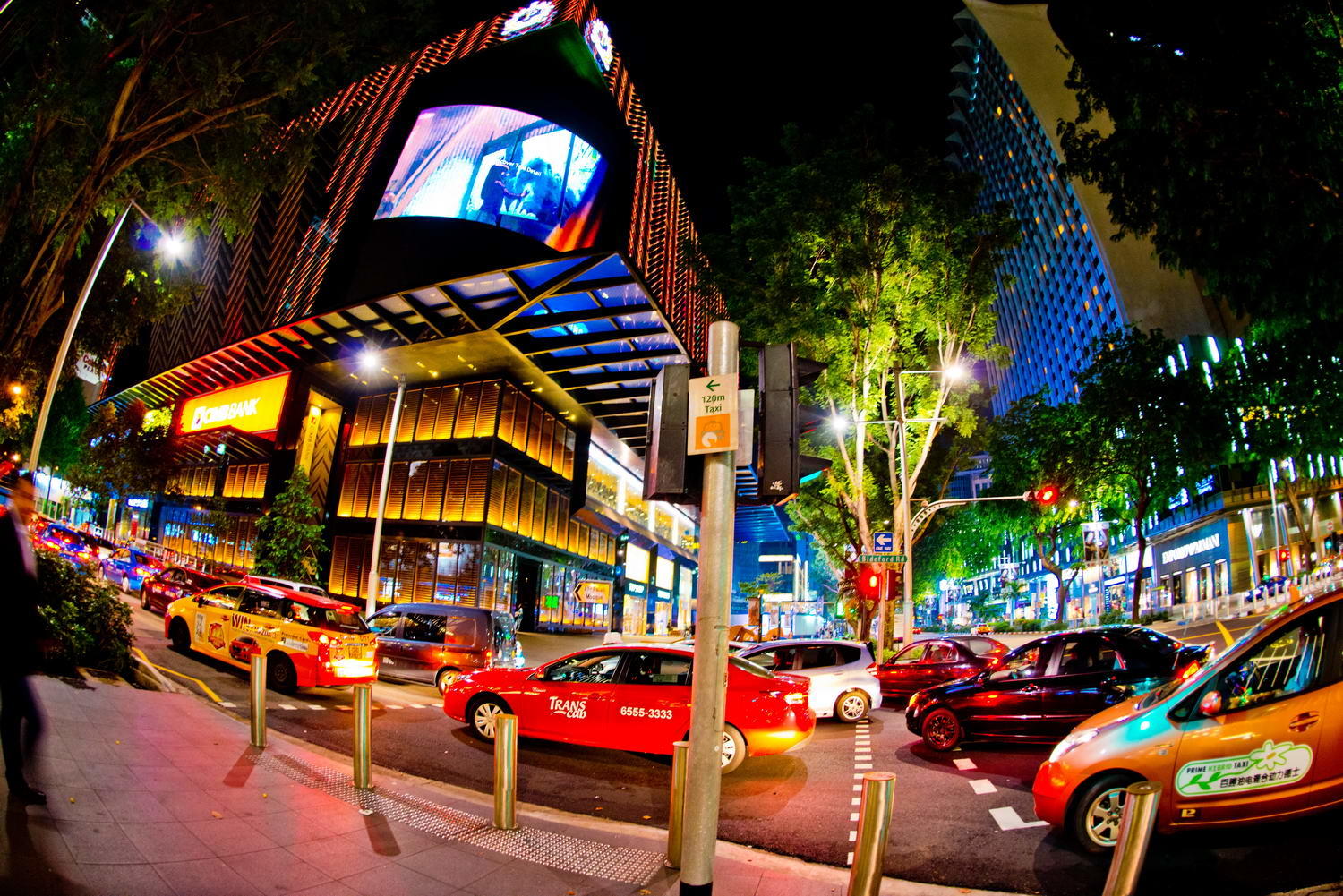 新加坡乌节路有什么好玩的？逛吃全攻略：购物天堂的终极打开方式