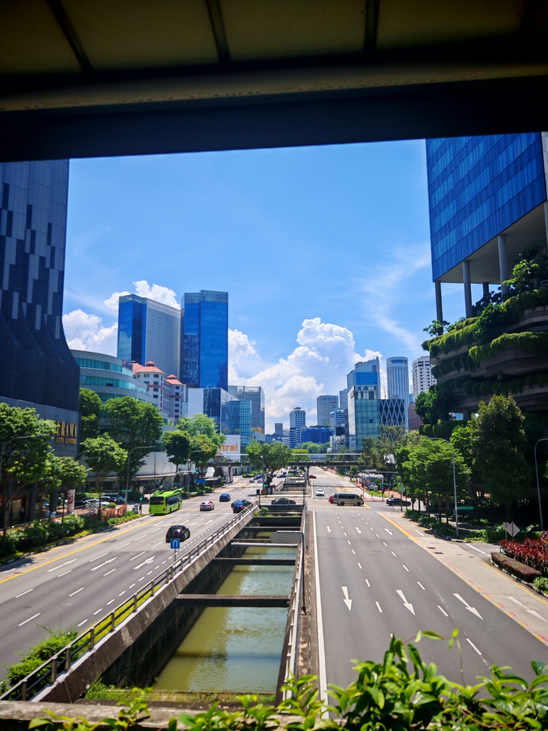 新加坡乌节路有什么好玩的？逛吃全攻略：购物天堂的终极打开方式