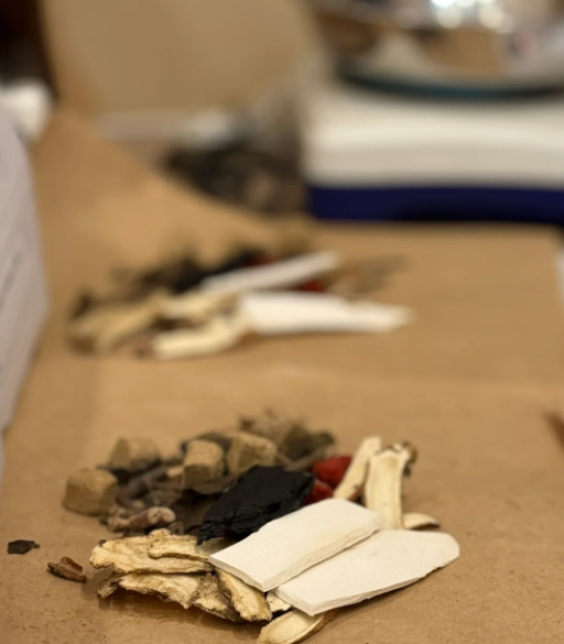 新加坡看运动损伤的中医哪家好？贡方堂TCM丘保润针药结合两步法yyds